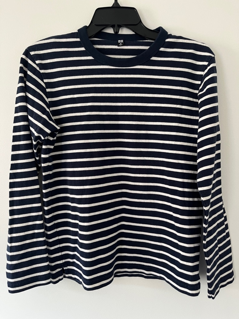 Uniqlo Navy and White Striped Crewneck Sweater